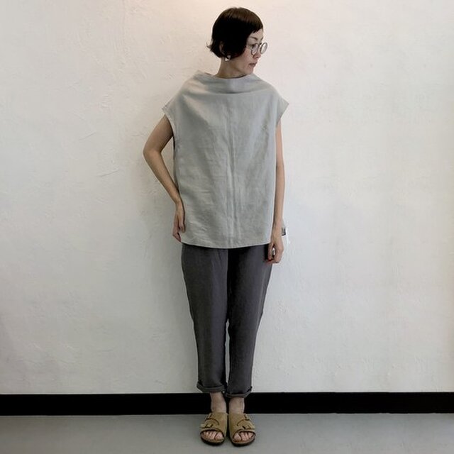 H! Blouse - No Sleeve | Stoneの画像1枚目