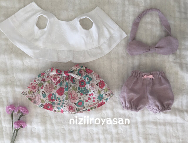 4点セット☆ノースリーブシャツ、リボン付き花柄スカート、かぼちゃパンツ、リボンの画像1枚目