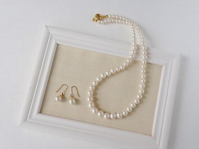【小粒・グラデーションタイプ】ナチュラルパールネックレス&ピアス/イヤリングセットの画像1枚目