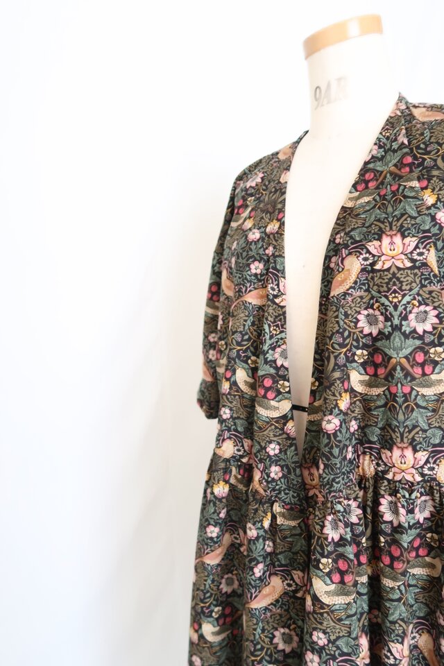 William Morris ・ストロベリーシーフ♡カシュクールワンピース♡いちご泥棒の画像1枚目