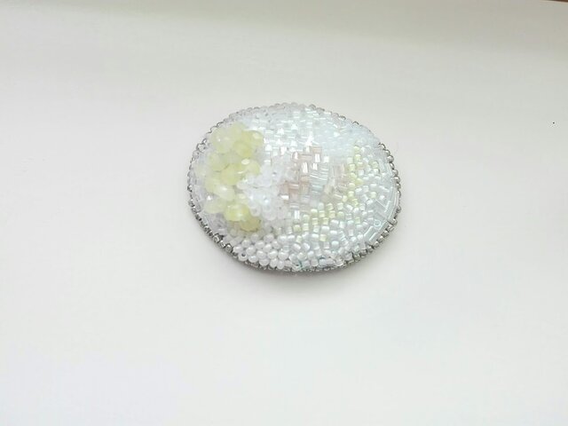 刺繍ブローチ light colorの画像1枚目