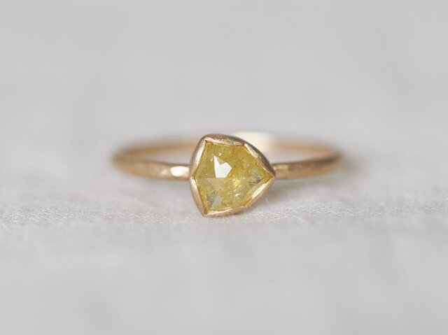 Yellow Pinwheel Diamond Ringの画像1枚目