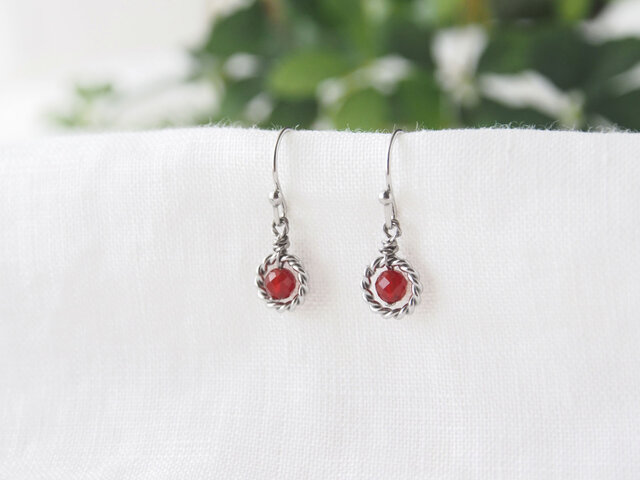 Twist Circle Pierce(レッドアゲート)の画像1枚目