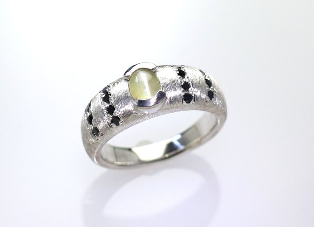 クリソベリルキャッツアイ 0.57ct&ブラックスピネルリングの画像1枚目