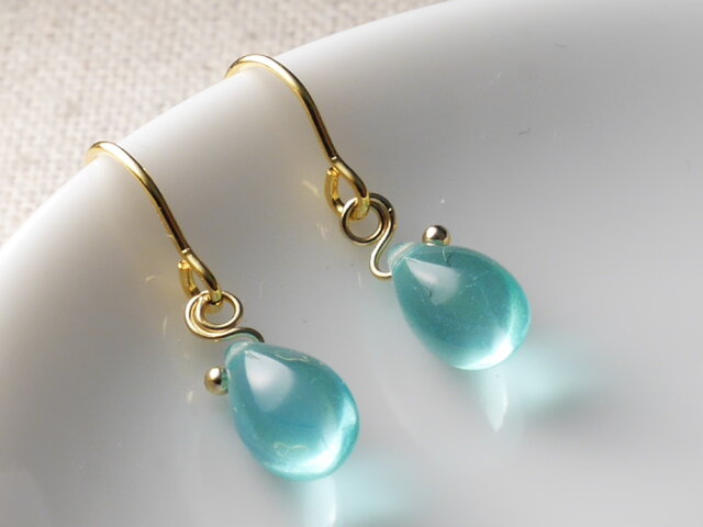 SOLD◆3段 チェコガラス 小ぶり ハンドメイド ピアス SOLD◇3段 チェコガラス 小ぶり ハンドメイド ピアス