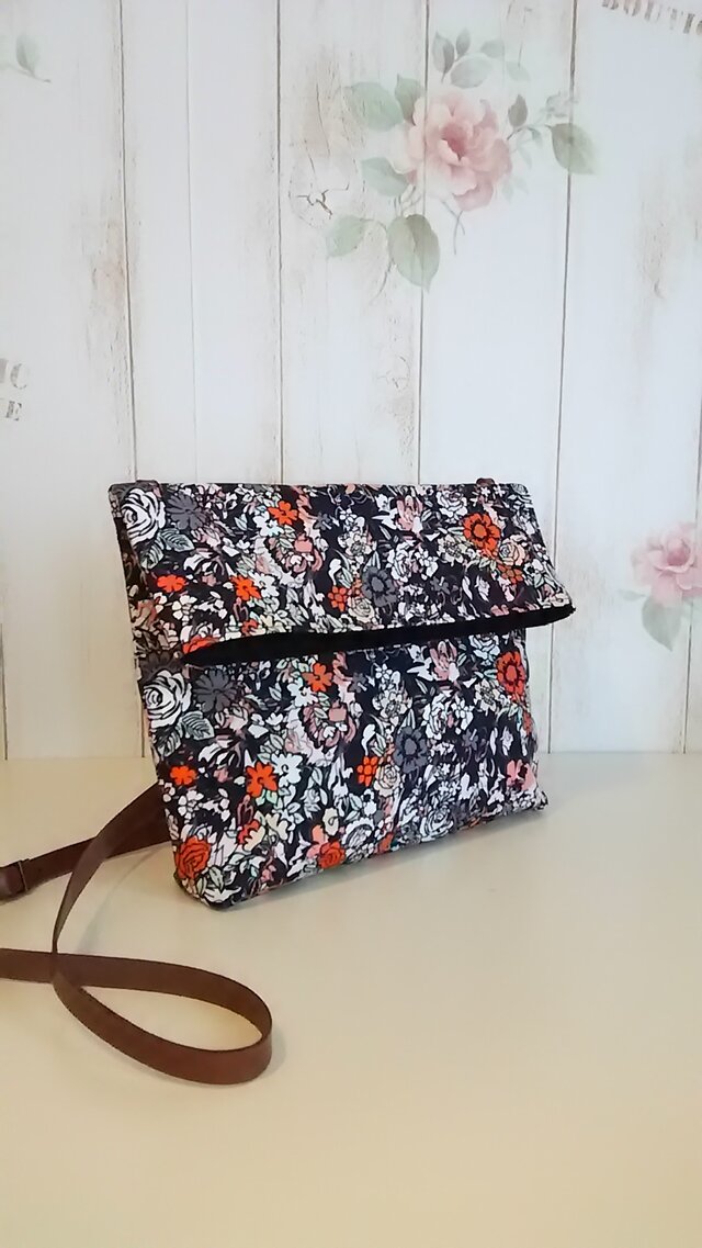 ART GALLERY FABRICS ショルダーバッグの画像1枚目