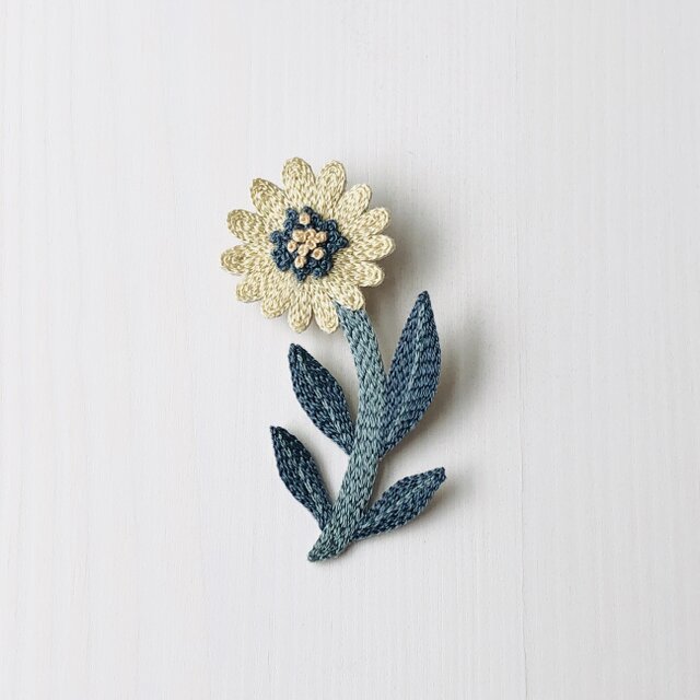 Wildflower 刺繍のブローチ Cの画像1枚目