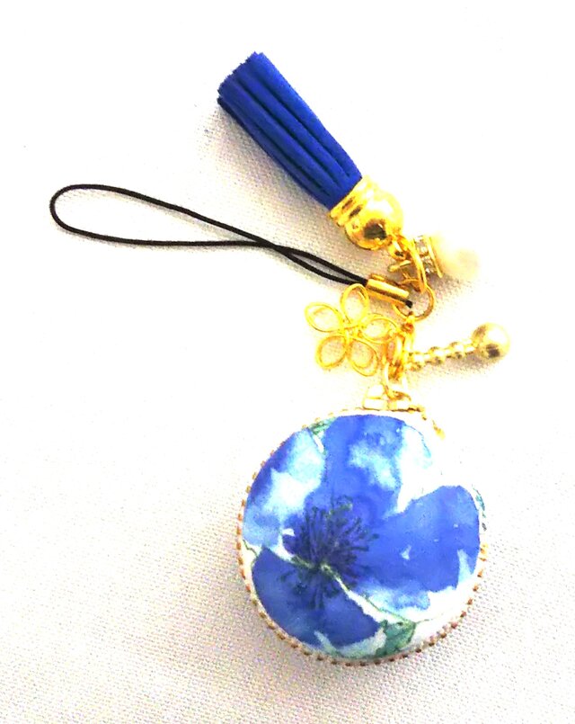 リバティイルマブルーのマカロンポーチ