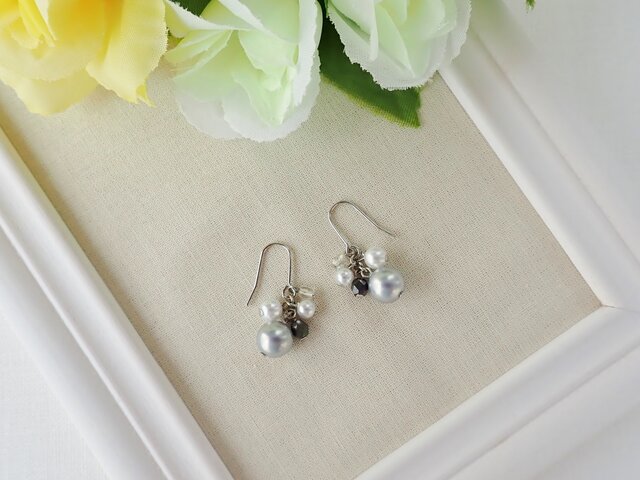 モノトーンパールピアス/イヤリングの画像1枚目
