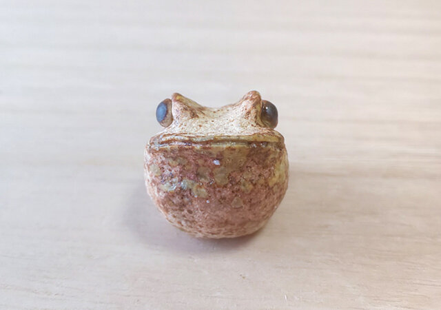 ちびカエル*焼き締めカエルの画像1枚目