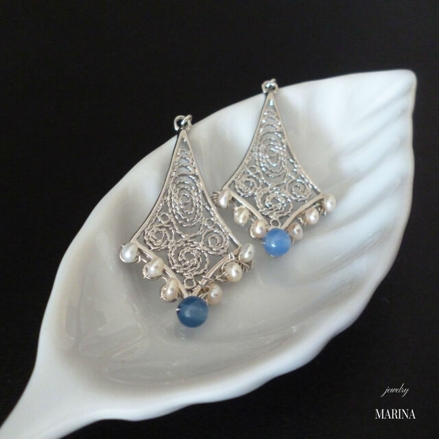 フィグリー細工のピアス - blue silver (イヤリング変更可)の画像1枚目