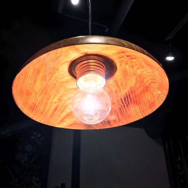 杉のペンダントライト 摺漆仕上げの画像1枚目