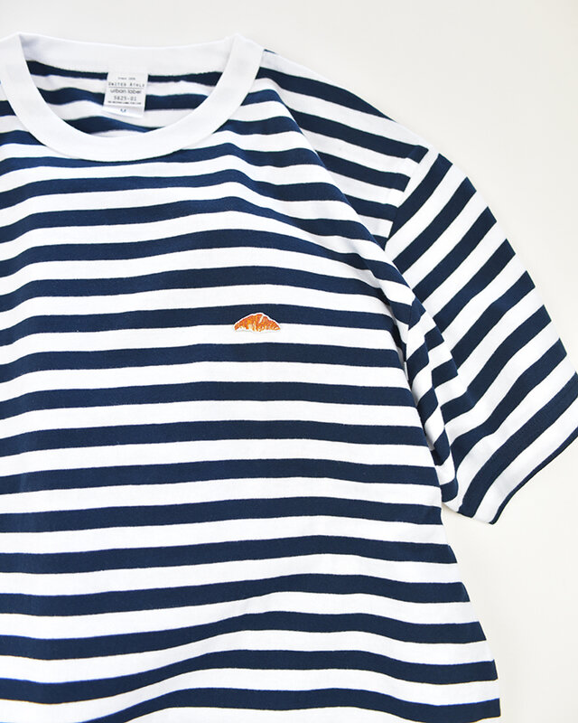 細ボーダーTシャツ【ネイビー】;クロワッサン刺繍付きの画像1枚目