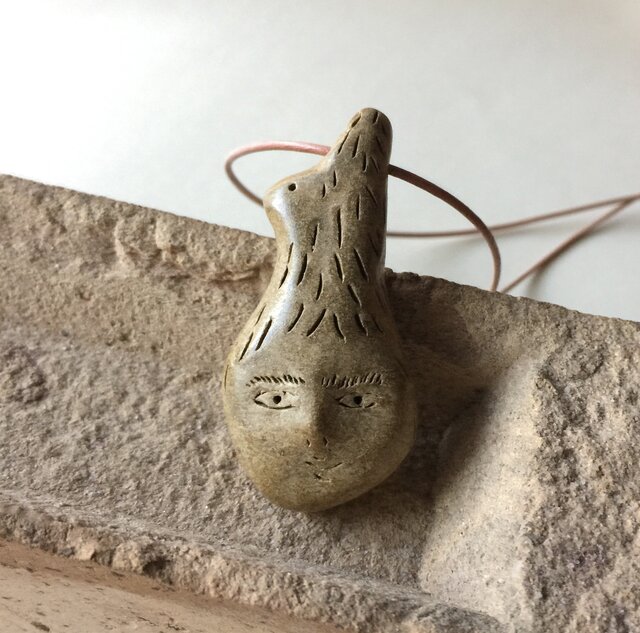 うさぎのひとペンダントトップの画像1枚目