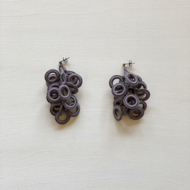 サークルピアス (L)グレー 両耳用の画像1枚目