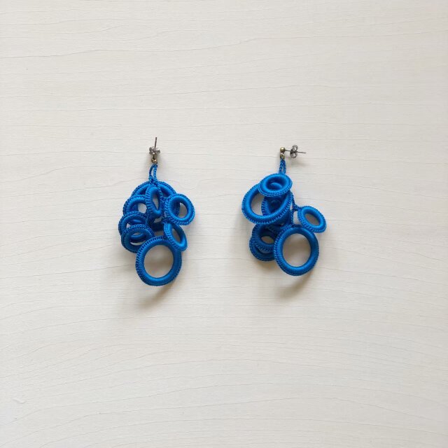 サークルピアス (M)アオ 両耳用の画像1枚目