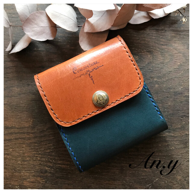 栃木レザーバイカラー二つ折り財布*Camel&ネイビーブルーの画像1枚目
