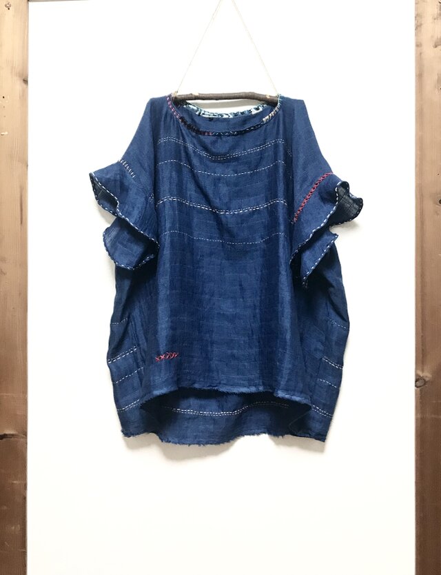 藍染 手刺繍プルオーバー フリル付きの画像1枚目