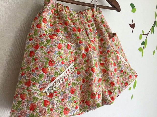 size90cm*バルーンパンツ(いちご)の画像1枚目