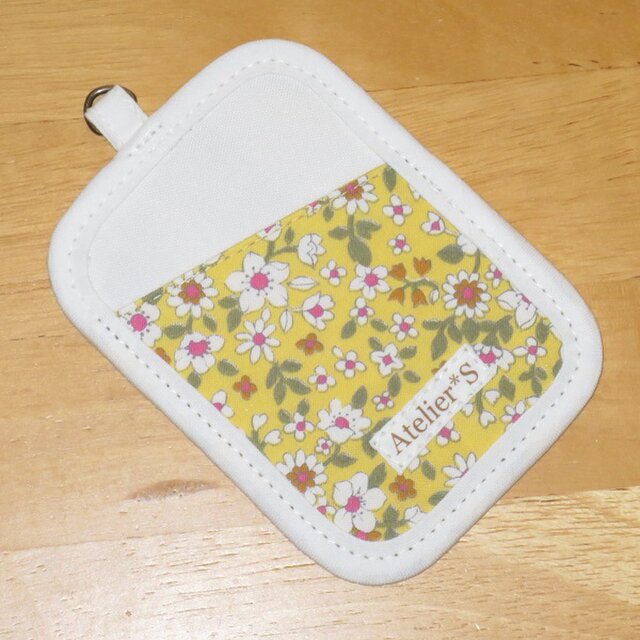 パスケース★小花柄(イエロー)の画像1枚目