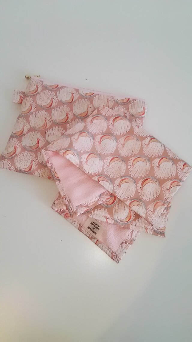 <再販>【お買い得‼】 リバティ タオルハンカチ &フラットポーチセットの画像1枚目