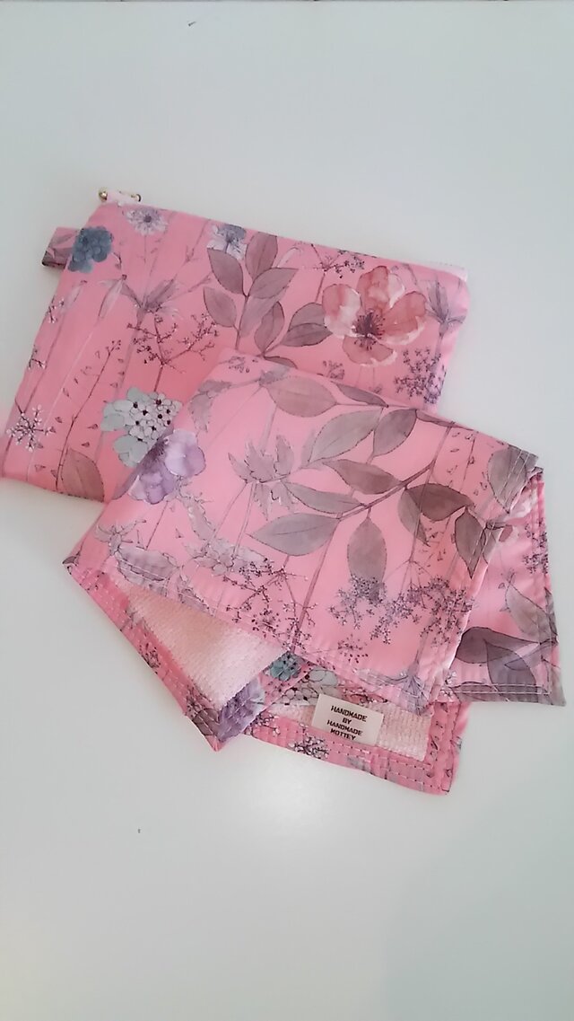 【お買い得‼】 リバティ タナローン Irma ピンク タオルハンカチ &フラットポーチセットの画像1枚目