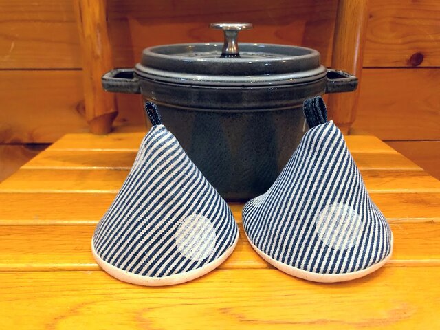 2個セット★三角鍋つかみ★staub ルクルーゼ にいかがでしょうか?★ストウブ 鍋つかみ ミトンの画像1枚目