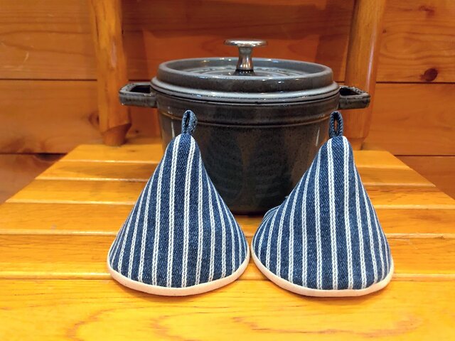 2個セット★三角鍋つかみ★staub ルクルーゼ にいかがでしょうか?★ストウブ 鍋つかみ ミトンの画像1枚目
