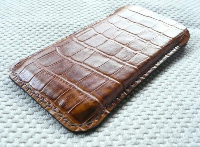 手縫いi Phone 5専用立体的ケース クロコダイル茶色牛革の画像1枚目