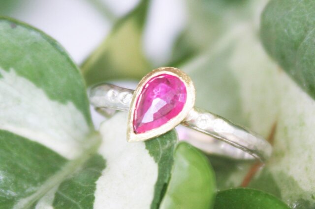 Hammering narrow stackable band Ruby HFR24の画像1枚目