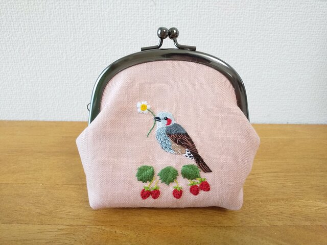 手刺繍がまぐち ヒヨドリの画像1枚目