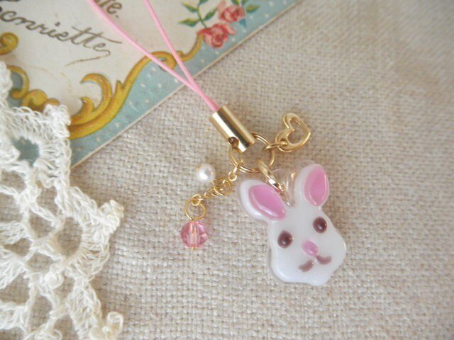 ガラスのストラップ*うさちゃんの画像1枚目