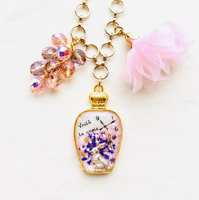 香水瓶バッグチャーム（花の戯れ）