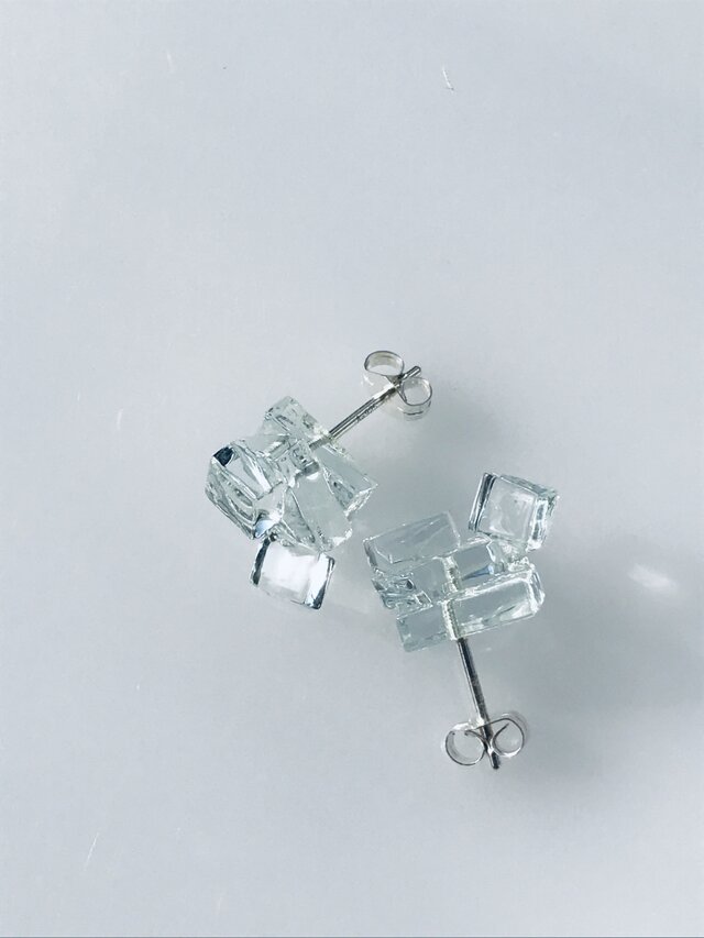 結晶のピアスB・ガラス/シルバー