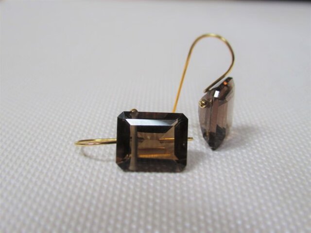 再出品***14Kgf Rectangleスモーキークォーツ AAA フックピアスの画像1枚目
