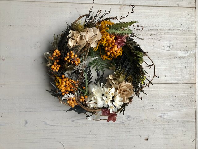 秋の気配・シックなハロウィンリース【ほとんどプリザーブド
