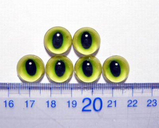 オーダーのお品○半球グラスアイ○猫目○14mm3セットの画像1枚目
