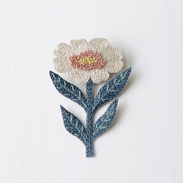 Wildflower 刺繍のブローチ Eの画像1枚目