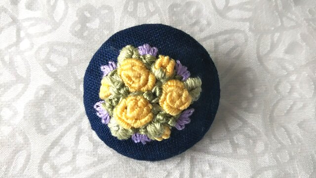 刺繍ブローチ 黄色いバラの画像1枚目