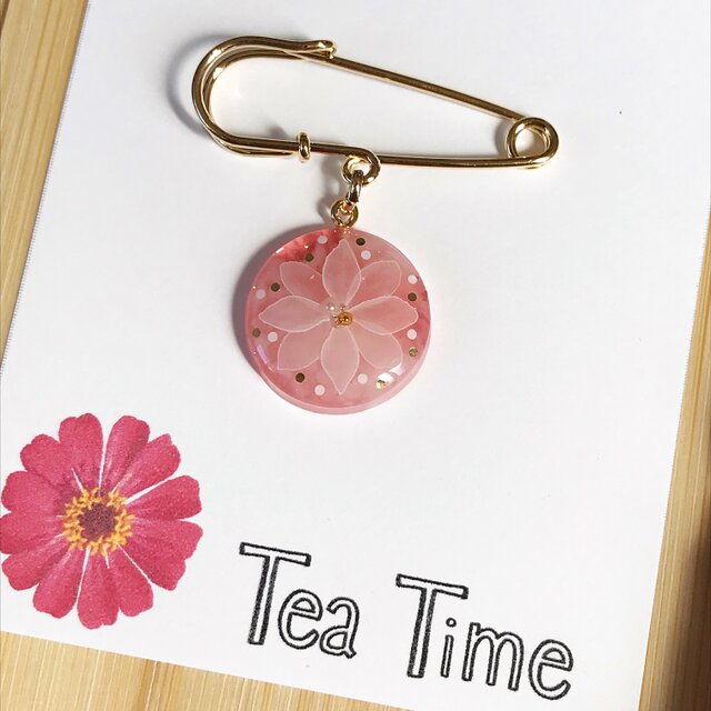 マーブルピンクflowerのゆらゆらブローチの画像1枚目