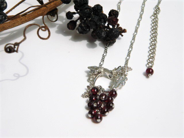 ガーネット 葡萄 ネックレス Siv garnet jewelryの画像1枚目