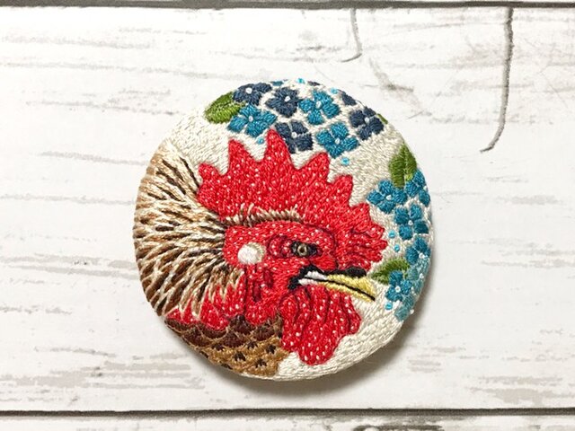 手刺繍日本画ブローチ*伊藤若冲「紫陽花双鶏図」よりの画像1枚目