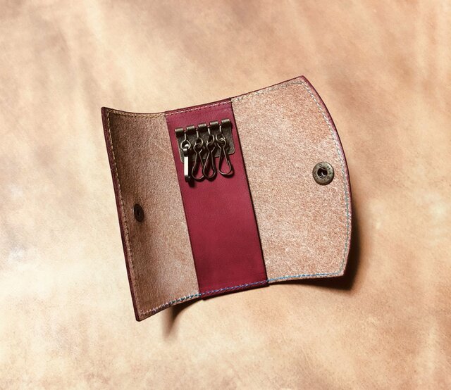 アンティーク花柄ハンキーケース 革のキーケース 花柄 赤色 | iichi 日々の暮らしを心地よくする