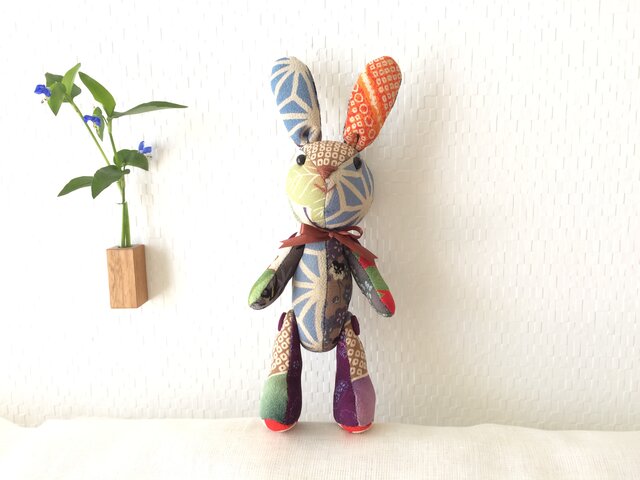 ビンテージ着物リメイク*うさぎ*ぬいぐるみの画像1枚目