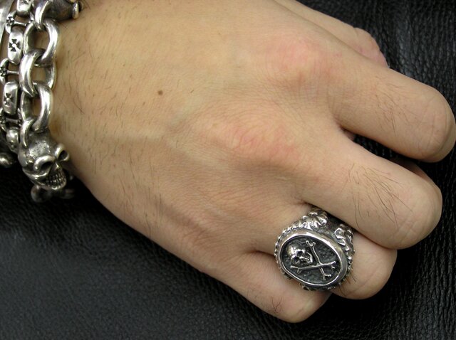 Loree Rodkin スカル　パヴェリング　クロスボーン　シルバー925 GIANT SKULL HEAD RING/IRREGULAR PAVE / Silver / Zirconia