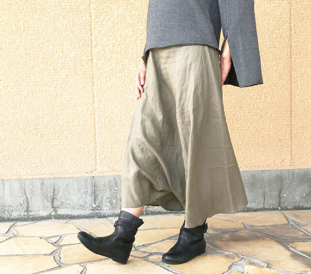 再再販!柔らかソフトリネンで仕立てたお洒落なサルエルパンツ、薄カーキの画像1枚目