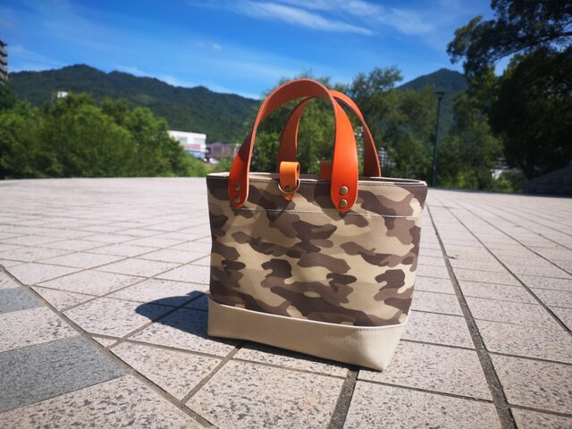 倉敷帆布のトートバッグ〜迷彩+マッシュルームの画像1枚目