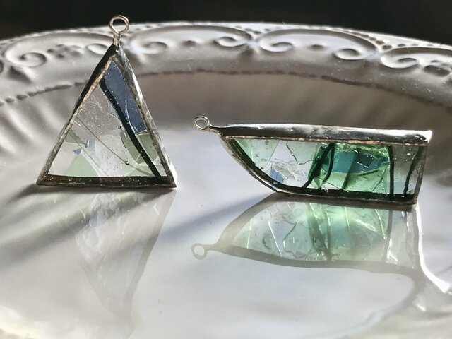 H様オーダー ステンドグラスネックレス,ピアス ボタニカルⅠの画像1枚目