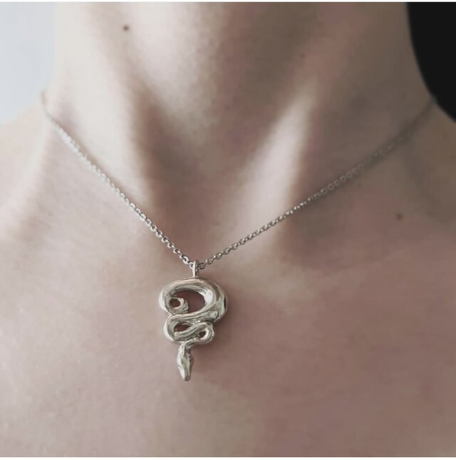 ボールパイソンのネックレス