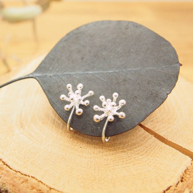 つぶ花のイヤリング SE26の画像1枚目